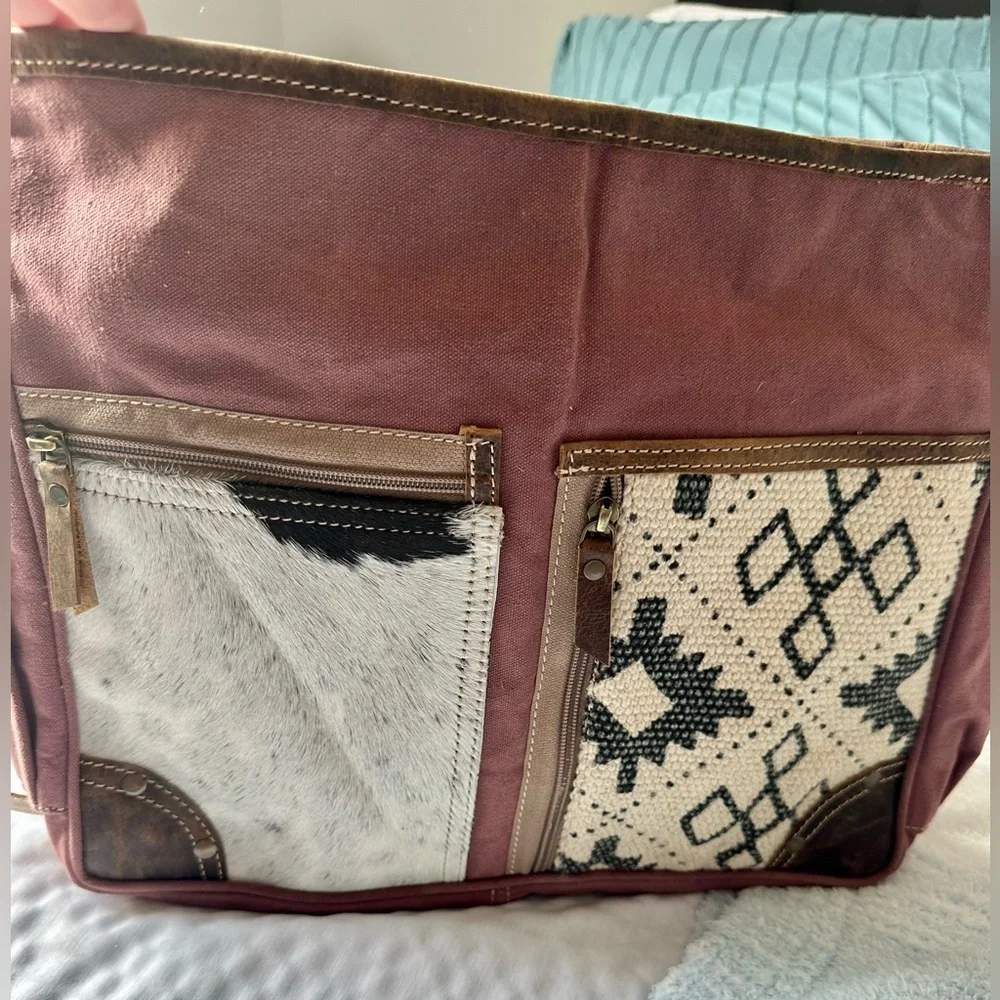 NWT Genuine  Leather  Laptop Messenger bag